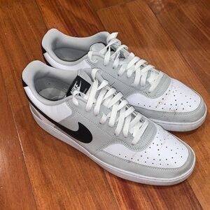 Nike Air Force court low White and Gray Athletic Shoes size 11